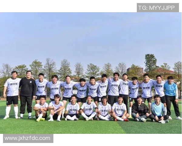 球星合影足球见证荣耀瞬间展现绿茵激情与永恒记忆