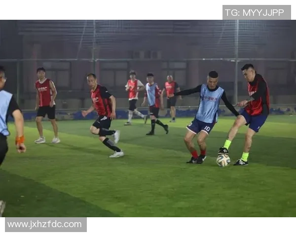 疯狂的足球每周一晚精彩开播 热血对决助你畅享足球盛宴