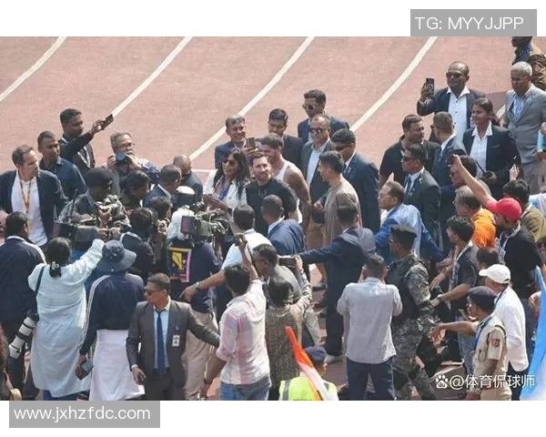 足坛三巨星联手再掀绿茵风暴引爆全球球迷热情与激情