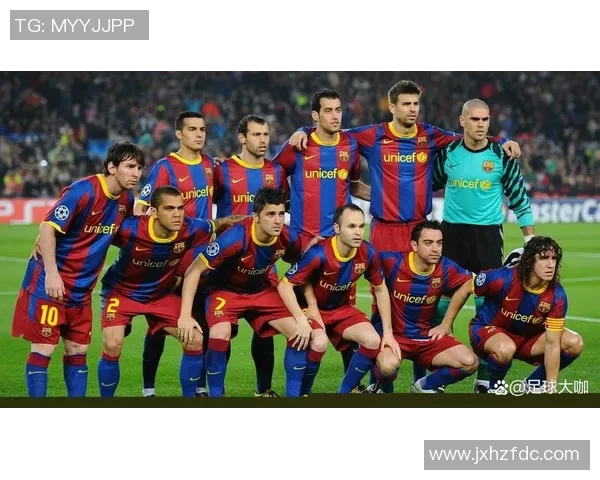 足球十大回旋球星风采展示：那些改变比赛节奏的传奇人物